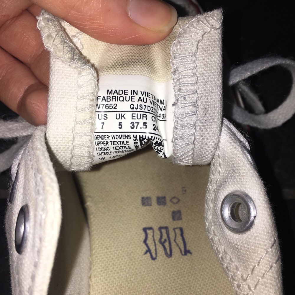 White converse - Picture 5 of 5